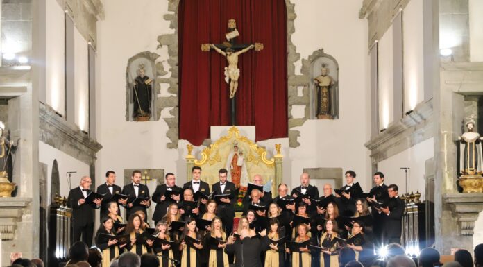Carmo rende-se a coros do Triângulo