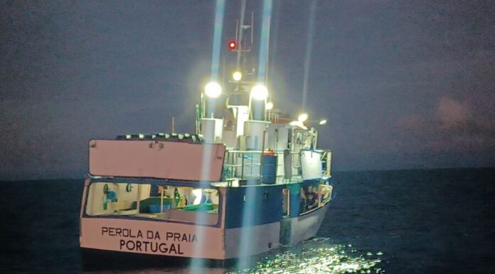 Marinha resgata pescador a 127km do Faial
