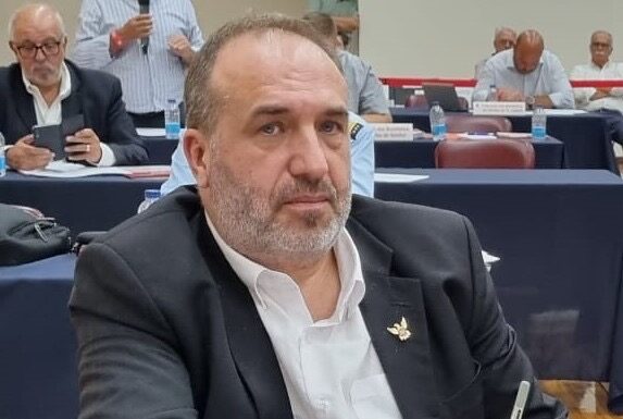 “Estou ao serviço das 17 Associações Humanitárias de Bombeiros Voluntários dos Açores”