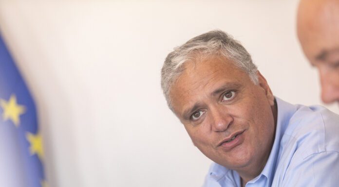 “Onde pára o Governo Regional dos Açores nas medidas de apoio à habitação?” – Vasco Cordeiro