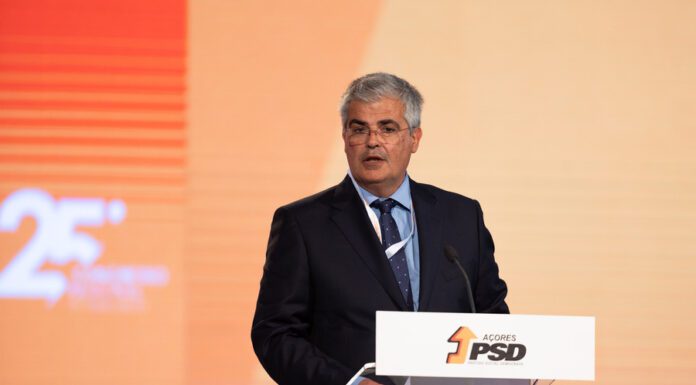 Reforço “sem paralelo” do apoio às famílias desmente “acusações injuriosas” de Vasco Cordeiro