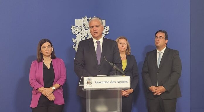 Vasco Cordeiro afirmou que Governo Regional está a enganar os açorianos e os parceiros da coligação com o endividamento zero