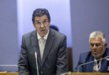 Sobram as desculpas, a falta de vontade e a incompetência para avançar com a reparação do porto das Lajes das Flores