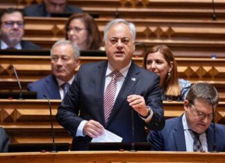 Paulo Moniz questiona Ministro sobre exclusão do Aeroporto da Horta do PO2030