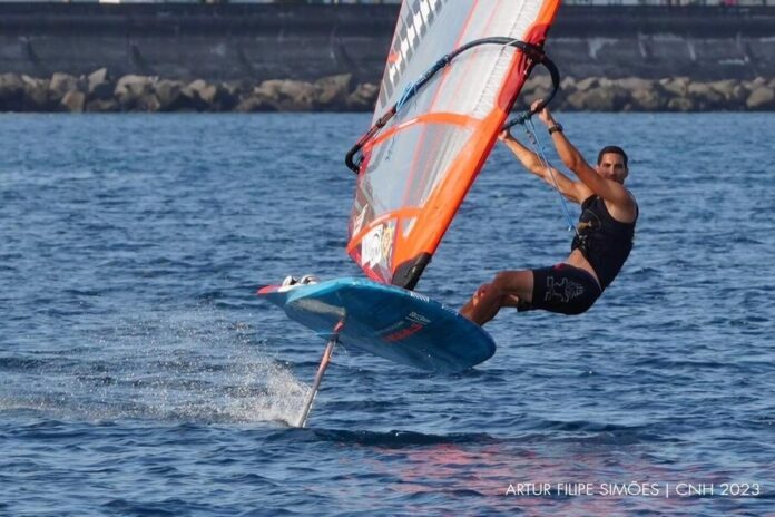 windsurf