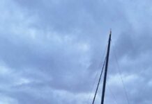 Náutica | Trimaran “Gitana 17” assistido no Porto da Horta