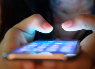 Tecnologias | Ecrãs: Um problema nas escolas do Faial