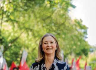Maria Inácia Rezola | “O 25 de Abril abriu caminho à concretização de antigas aspirações autonomistas das populações insulares”