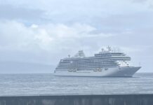 Seven Seas Grandeur | Navio cruzeiro de luxo no Porto da Horta