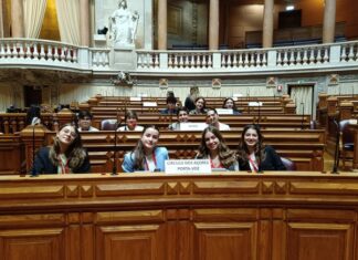 Presidente da Assembleia felicita prestação dos alunos açorianos do ensino básico na sessão nacional do Parlamento dos Jovens