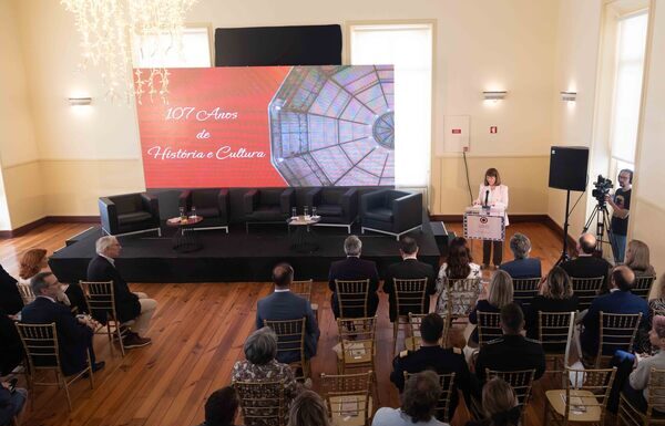Coliseu Micaelense reflete “alma aberta e acolhedora do povo açoriano”, sublinha Berta Cabral