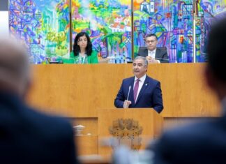 Orçamento aprovado: abre-se uma “nova etapa de governação”, promete Bolieiro
