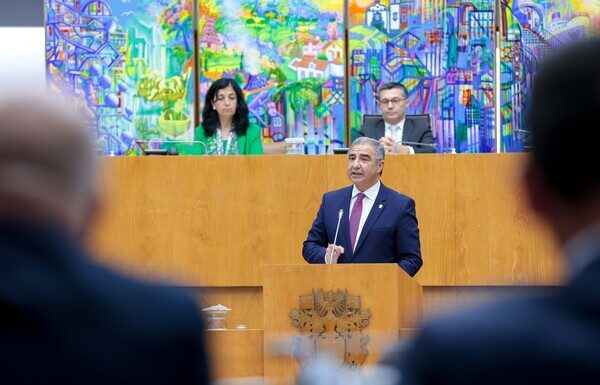 Orçamento aprovado: abre-se uma “nova etapa de governação”, promete Bolieiro