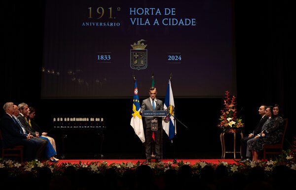 Sessão Solene do 191.º Aniversário da Elevação da Horta de Vila a Cidade | Conquistas dos últimos tempos não fizeram sombra para o que falta fazer