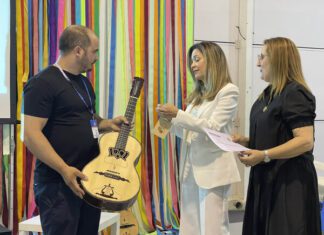 Violas da Terra dos Açores com certificação nacional e europeia IG