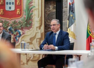Açores são cada vez mais território e economia de receção de imigrantes, destaca José Manuel Bolieiro