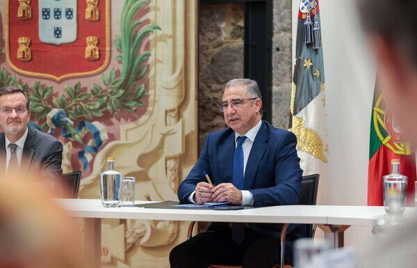Açores são cada vez mais território e economia de receção de imigrantes, destaca José Manuel Bolieiro