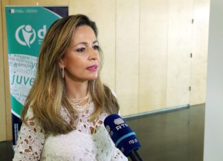 Jovens açorianos recebem “Cheque-Livro” no valor de 100 euros