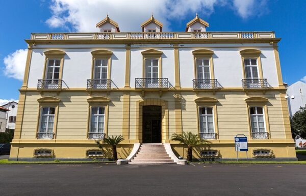 A Universidade dos Açores preencheu 100% das vagas na 1.ª fase do CNA em 12 cursos