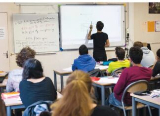 Educação | Alunos regressam às aulas esta segunda-feira