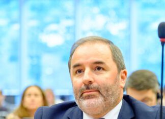 Paulo do Nascimento Cabral Vice-Presidente do Intergrupo Mares, Rios, Ilhas e Zonas Costeiras (SEArica)