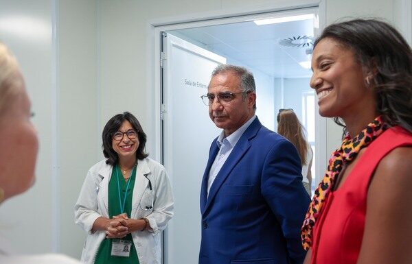 Opção por hospital modular “permitiu dar capacidade de resposta com dignidade e alta capacidade”, afirma José Manuel Bolieiro