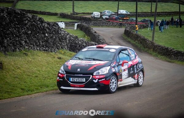 Campeonato de Ralis dos Açores | Filipe e Edgar são campeões no asfalto