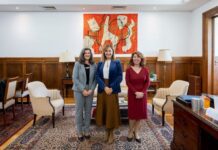 Secretárias-Gerais dos Parlamentos dos Açores e da Madeira apresentam cumprimentos à Secretária-Geral da Assembleia da República