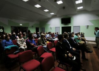 Farol da Ribeirinha | Faroleiro António Medeiros homenageado com filme