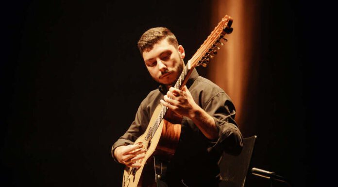 Museu das Lajes das Flores acolhe Evandro Meneses SOLO9VIOLA