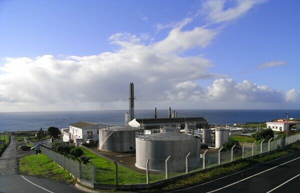 Energias Renováveis | EDA prevê instalar sistema de armazenamento por baterias do tipo BESS no Faial