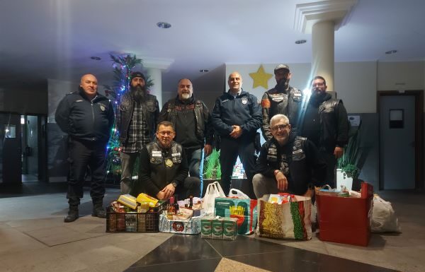 Campanha Natal Solidário – Moto Clube Ilha Azul entrega 12 cabazes a famílias carenciadas