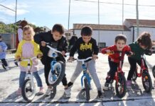 Município e “Perdidos Pelo Pico” Oferecem Bicicletas a Jardins de Infância do Concelho