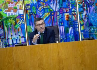 Presidente da Assembleia Legislativa convida Presidente da Assembleia da República a visitar a Região