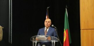 Vereadores do PS criticam postura contraditória do presidente da Câmara nas ligações aéreas