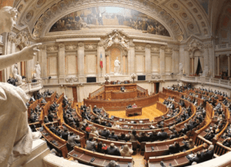 Crise política nacional | Queda do Governo da República pode penalizar a Região