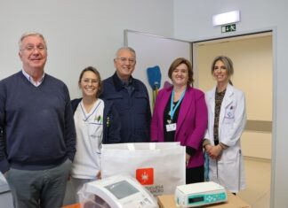 Núcleo regional doa material técnico ao Hospital de Dia de Oncologia do HSEIT