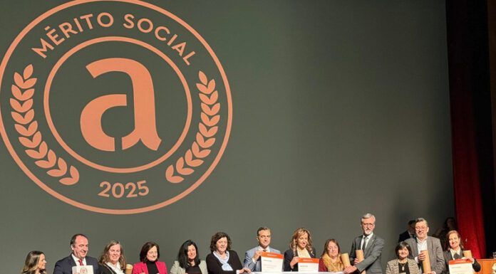 Horta distinguida com bandeira de mérito social
