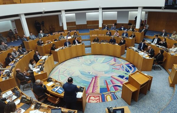 Sessão Plenária de Setembro | Chega e PS obrigam Governo a debater estado das finanças regionais