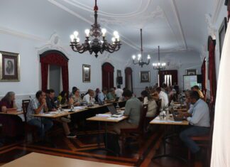 Aprovada moção para reabilitação urgente do Castelo de São Sebastião | Assembleia Municipal da Horta presta homenagem a Papa Francisco