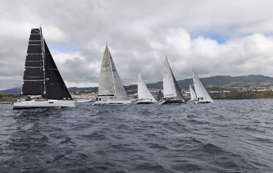 Atlantis Cup®- Regata da Autonomia 2025 – Frota da Atlantis Cup navega para a Graciosa