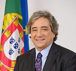 Opinião – Terra e mar, pessoas e rendimento: um Presidente para levar o descontentamento a sério