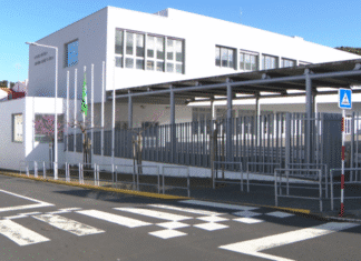 Petição Abertura Antecipada das Instalações da Escola Básica e Integrada António José d’Ávila | “Não se encontram reunidas as condições que permitam a alteração do horário”