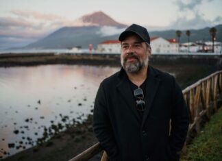 Luís Filipe Borges recebe prémio brasileiro como cineasta estreante