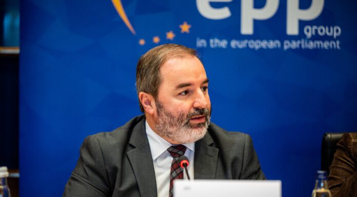 Paulo do Nascimento Cabral frontalmente contra o aumento da tributação da energia na agricultura e pescas e o fim da derrogação para os Açores e a Madeira