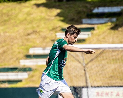 Campeonato da Associação de Futebol da Horta | Fayal empata em casa do Vitória