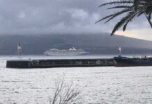 Navio de cruzeiro Artania no Porto da Horta | Falta de rebocador leva ao cancelamento de escala