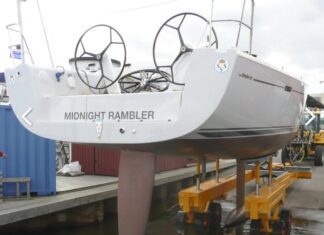 Portos dos Açores, S.A. Porto da Horta vai passar a dispor de um ‘Slipway Trailer’ e Guindaste Móvel Eléctrico