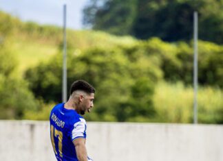 Campeonato de Futebol dos Açores | Derrotas para Flamengos e Lajense