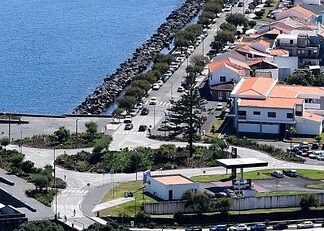 Rotunda junto ao Terminal Marítimo de Passageiros | Cidadão denuncia falta de visibilidade na passadeira em frente ao Tribunal da Horta